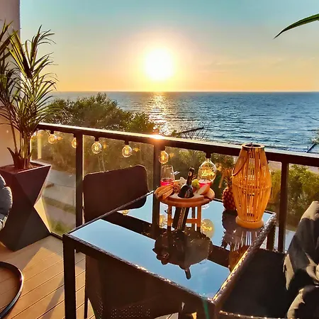 Sea View Moss Vip كولوبرزيغ